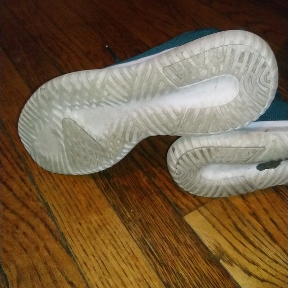 2 for 30 Adidas Turbulence Sneakers - Picture 8 of 9